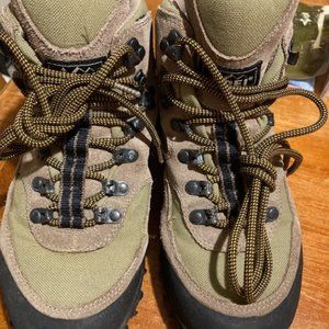 REI MONARCH Hiking Boots by MERRELL Ladies 8M Tan/ Dark Tan Leather No Insoles